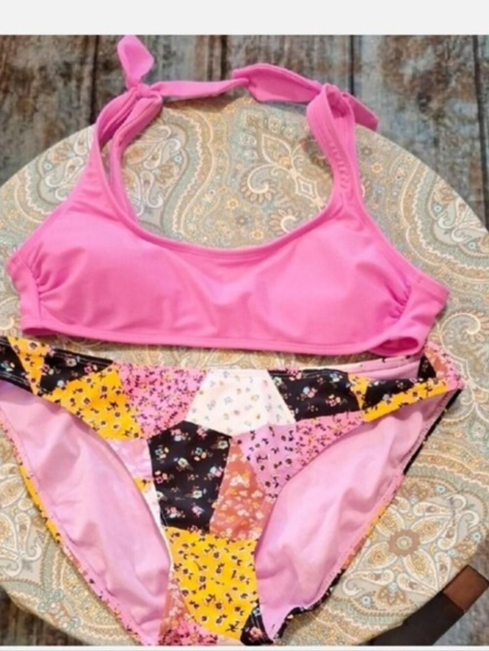 No Boundaries Pink Bikini Vibrant Patterns. NWT Size LARGE